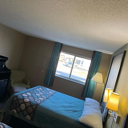 Super 8 By Wyndham Mendota I-39 Otel Dış mekan fotoğraf