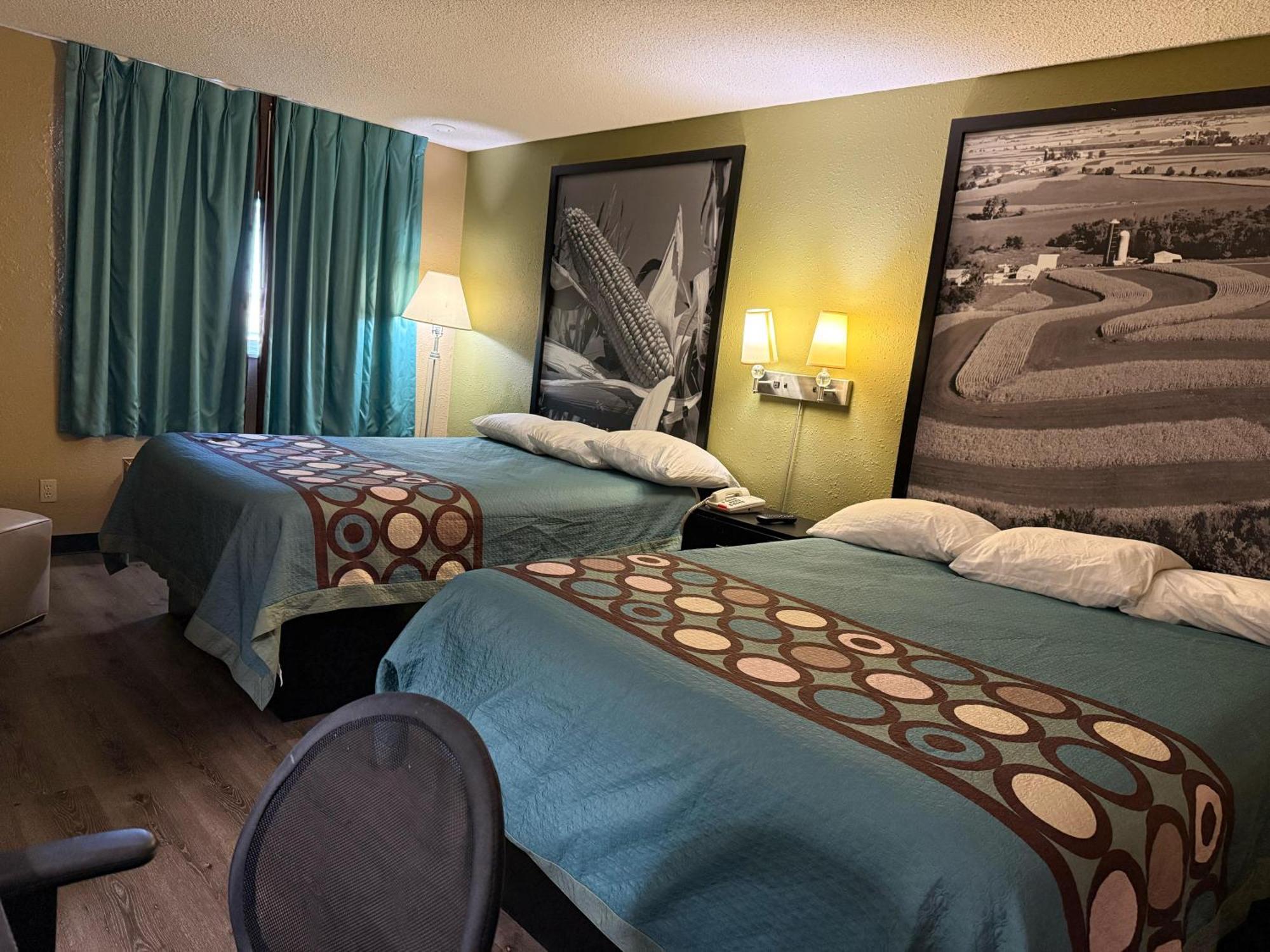 Super 8 By Wyndham Mendota I-39 Otel Dış mekan fotoğraf