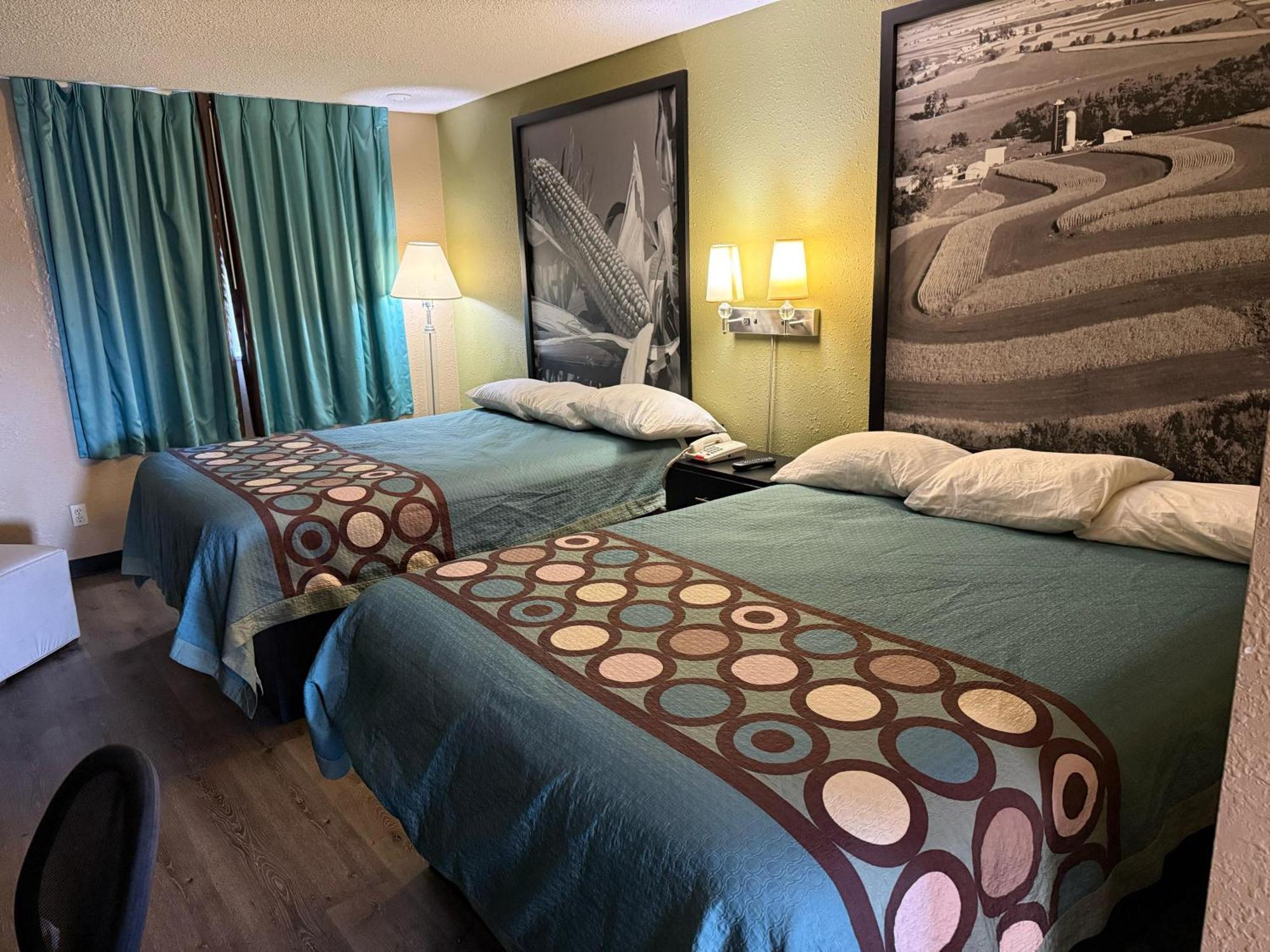 Super 8 By Wyndham Mendota I-39 Otel Dış mekan fotoğraf