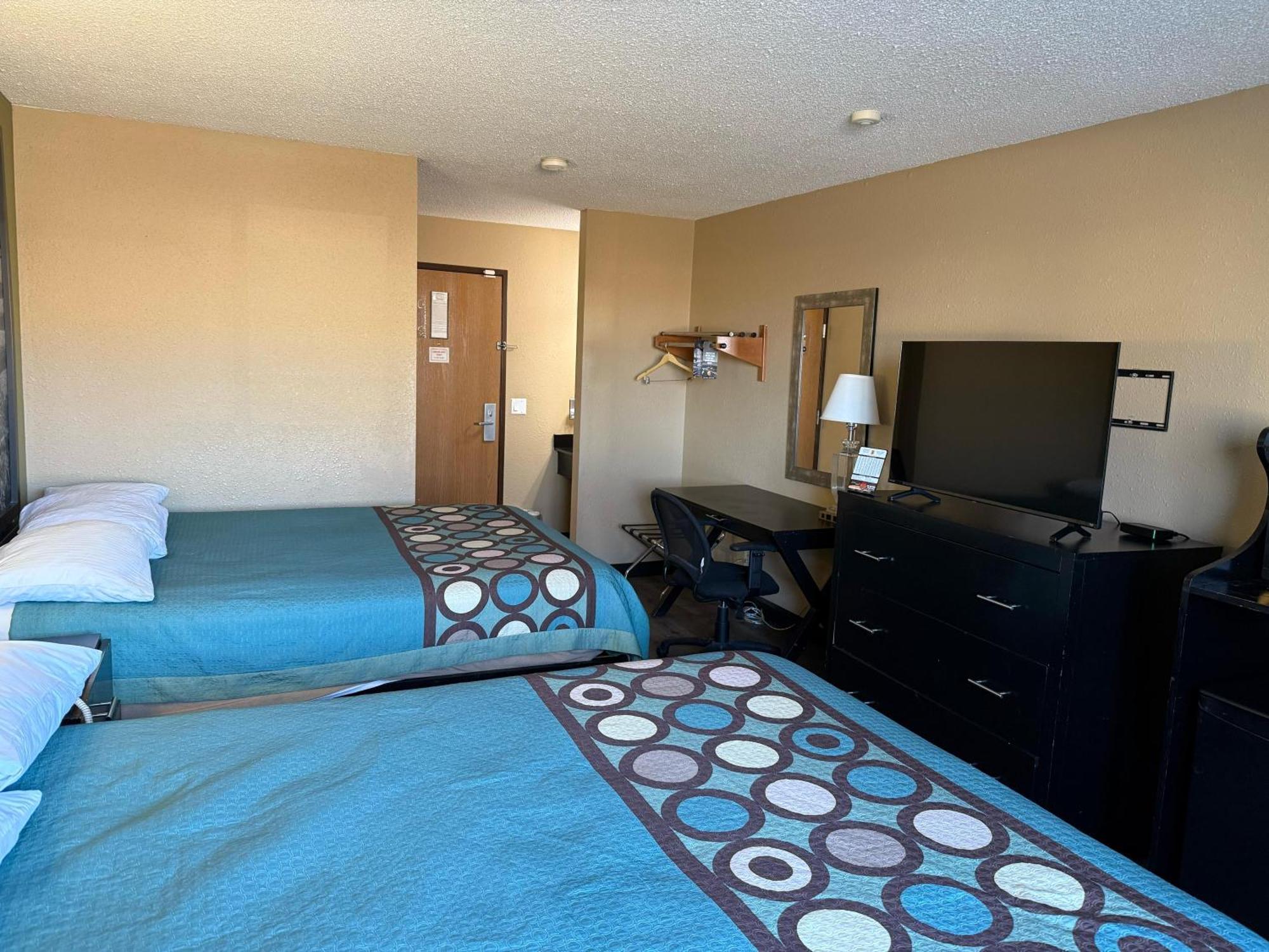 Super 8 By Wyndham Mendota I-39 Otel Dış mekan fotoğraf