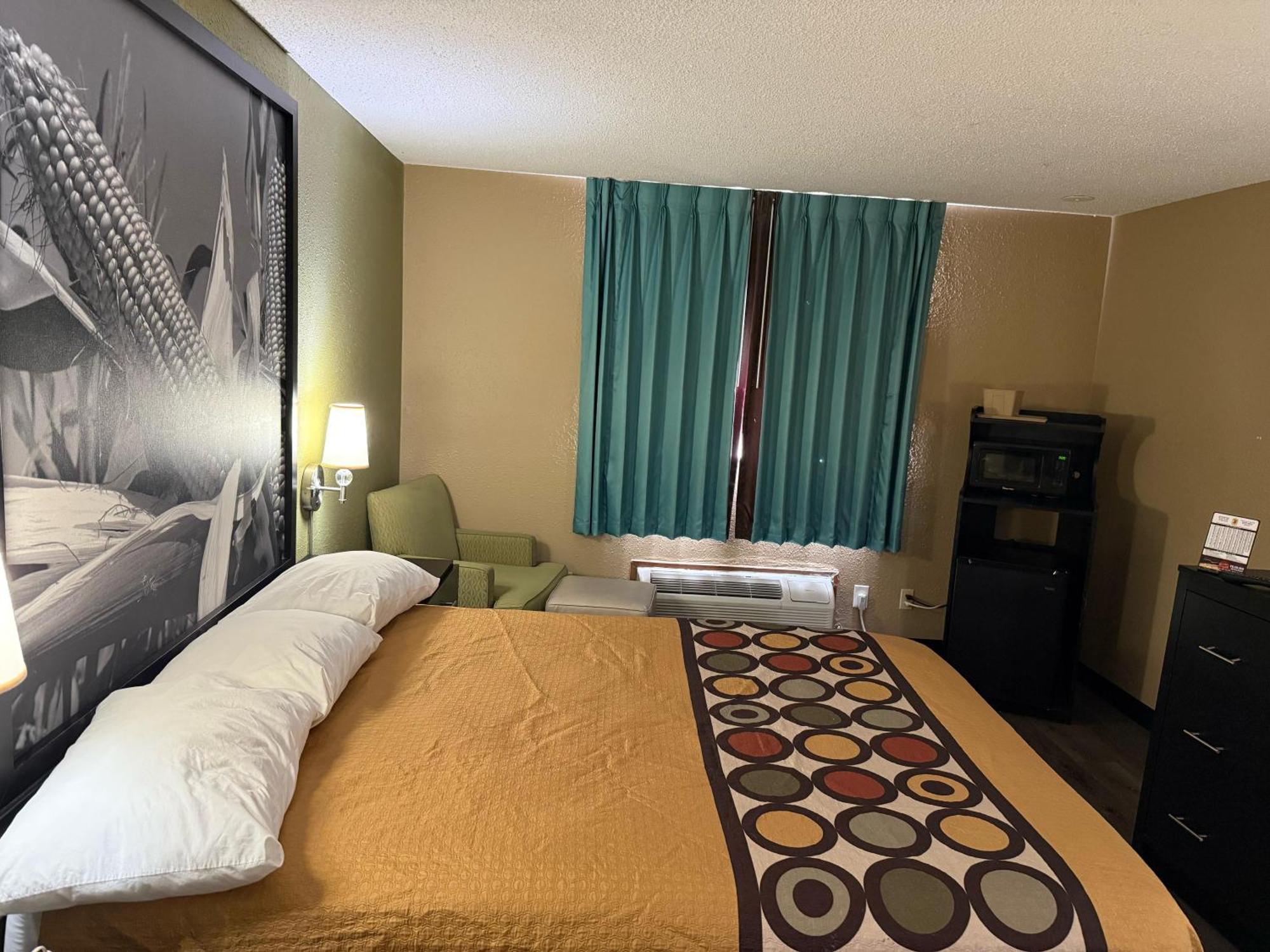 Super 8 By Wyndham Mendota I-39 Otel Dış mekan fotoğraf
