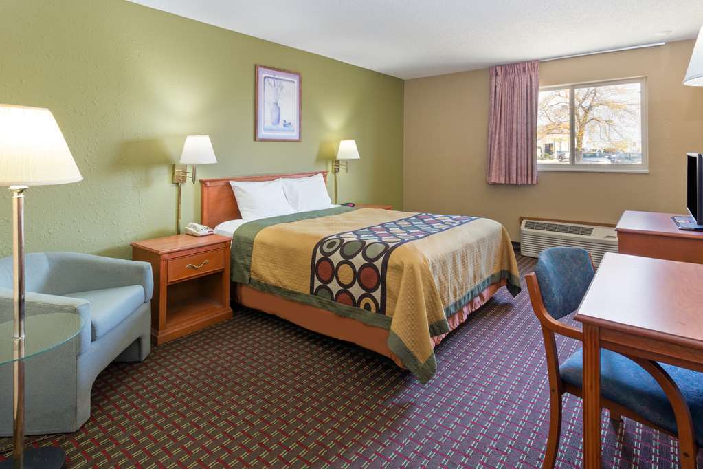 Super 8 By Wyndham Mendota I-39 Otel Oda fotoğraf